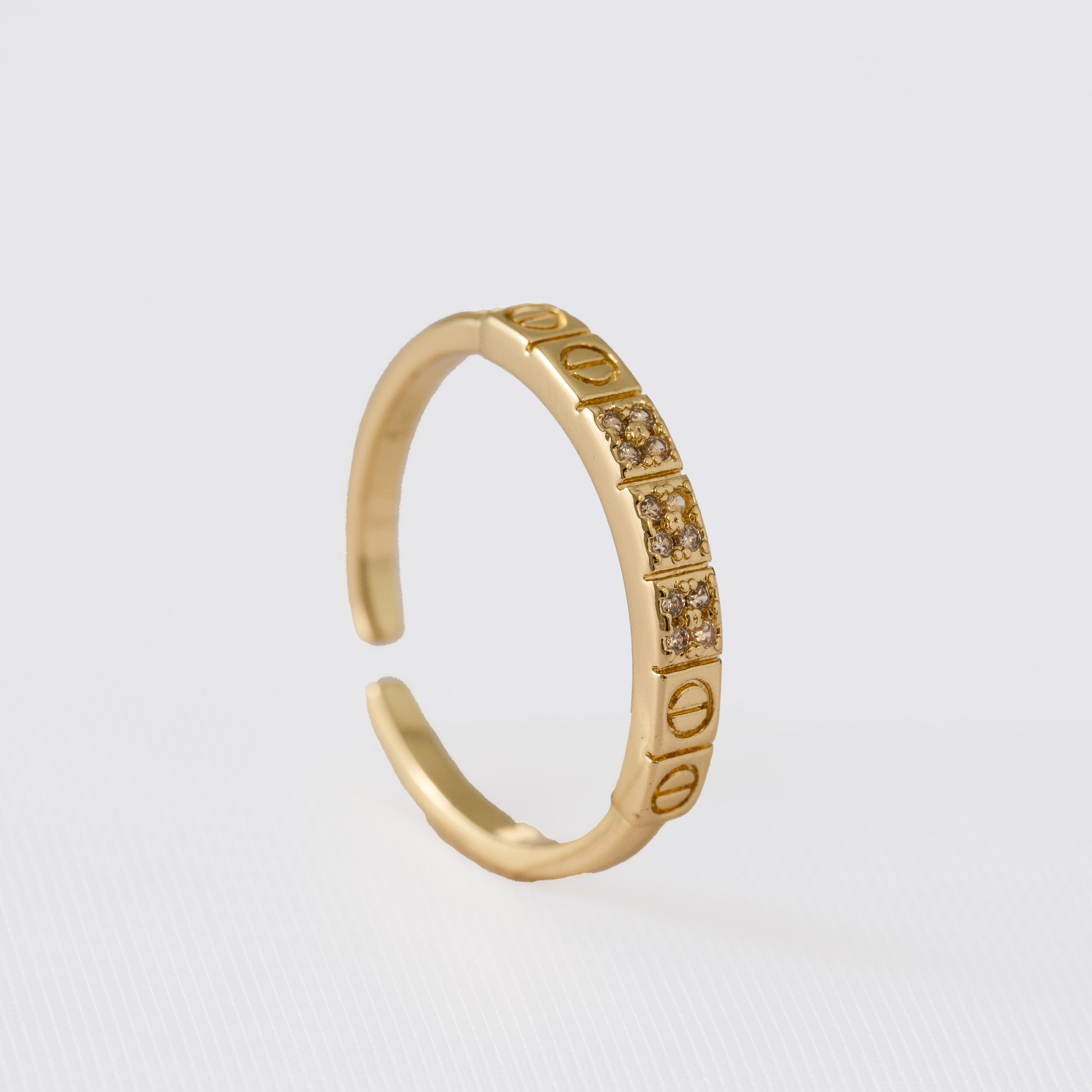 Anillo CT Kingdom Ajustable Oro Laminado