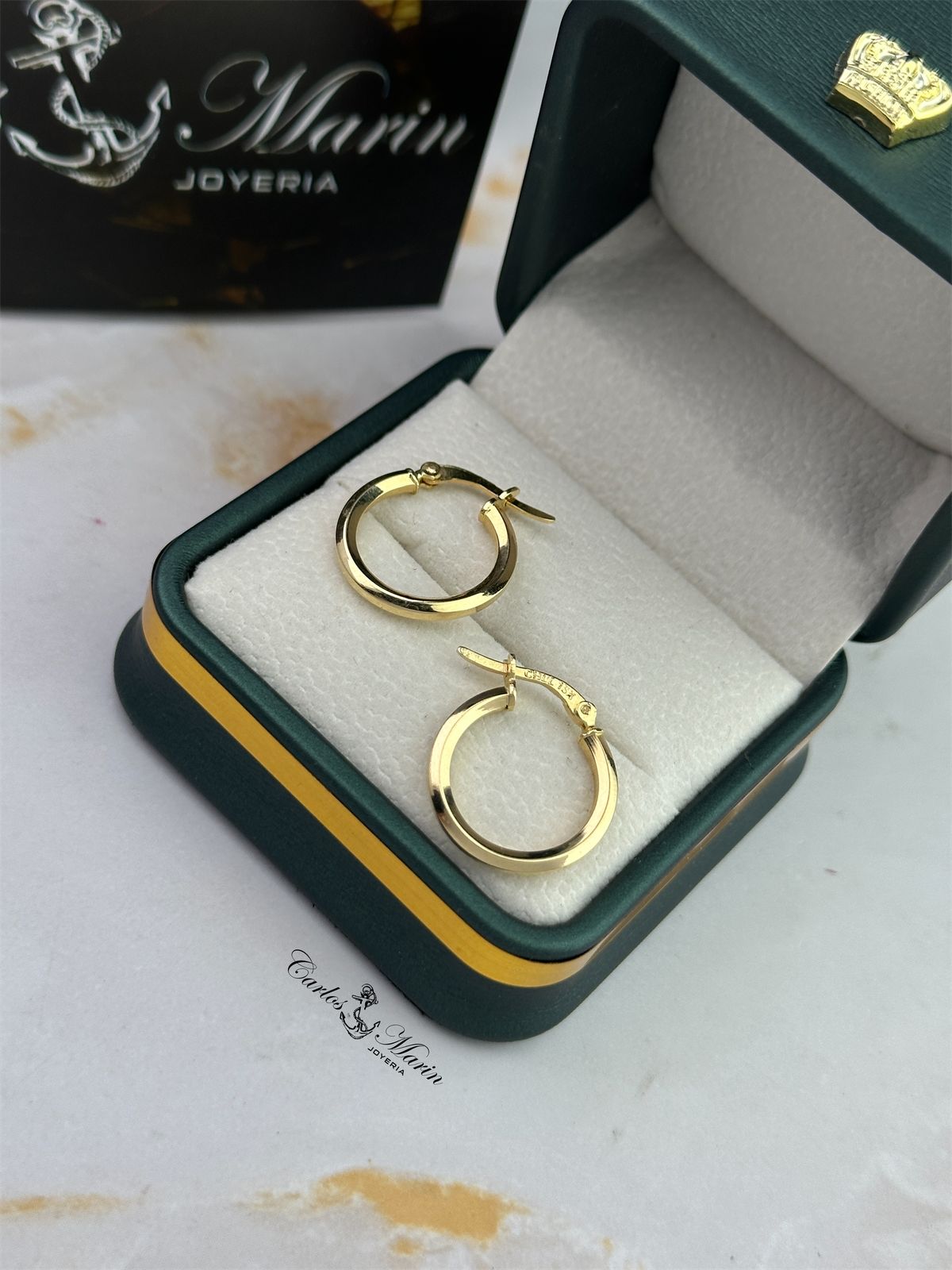 Candongas Lisas en Oro 18K