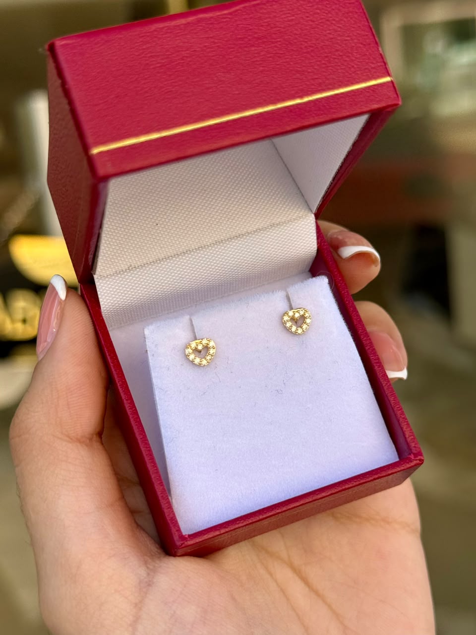Topos Corazón Silueta Oro 18K con Circones
