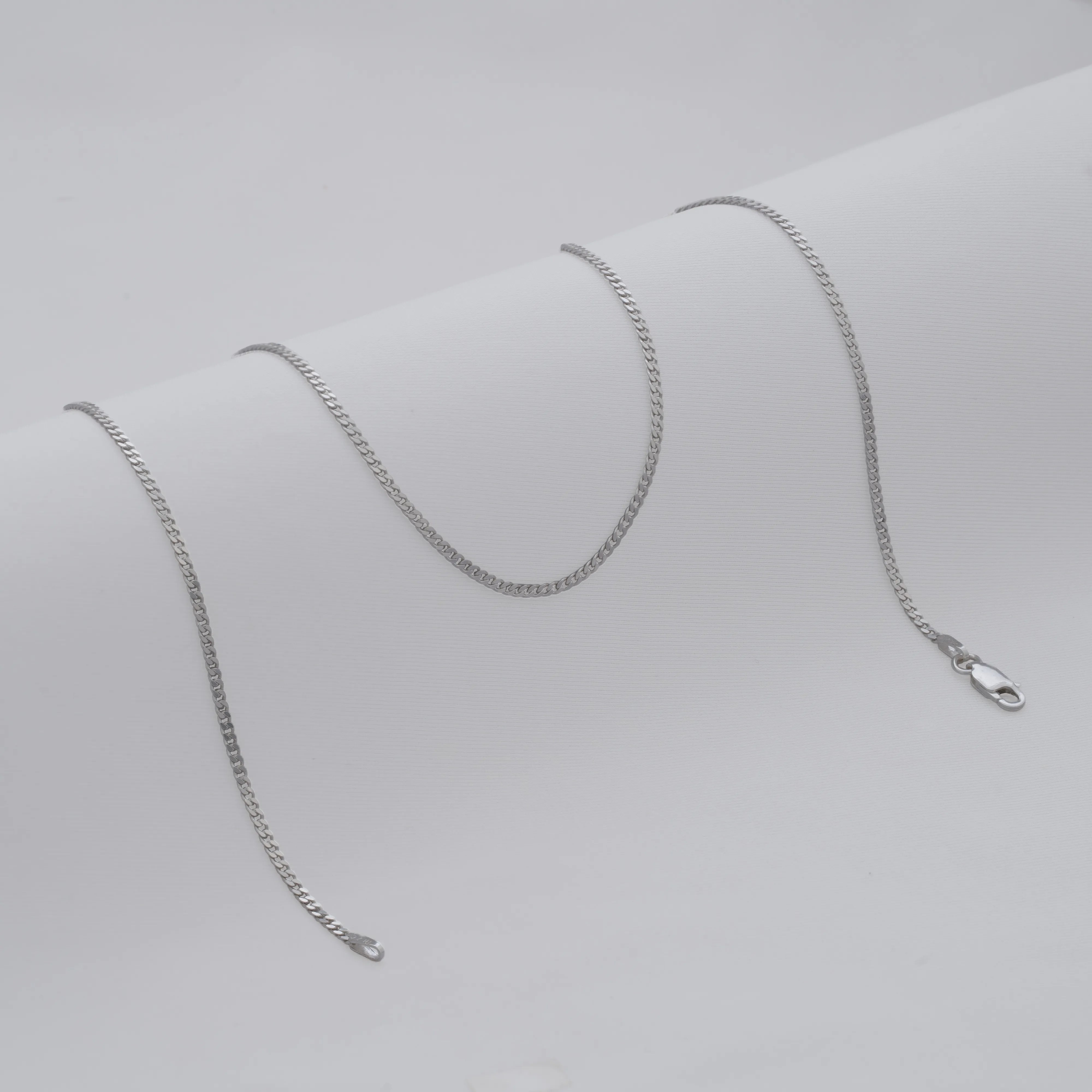 Cadena Cubana de 1.9 mm y 45 cm en Plata