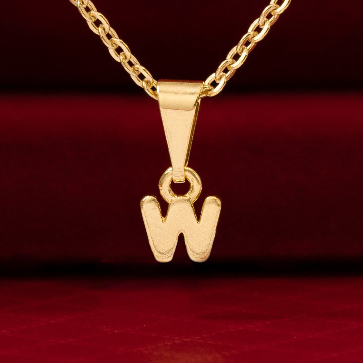 Dije Letra W en Oro Laminado