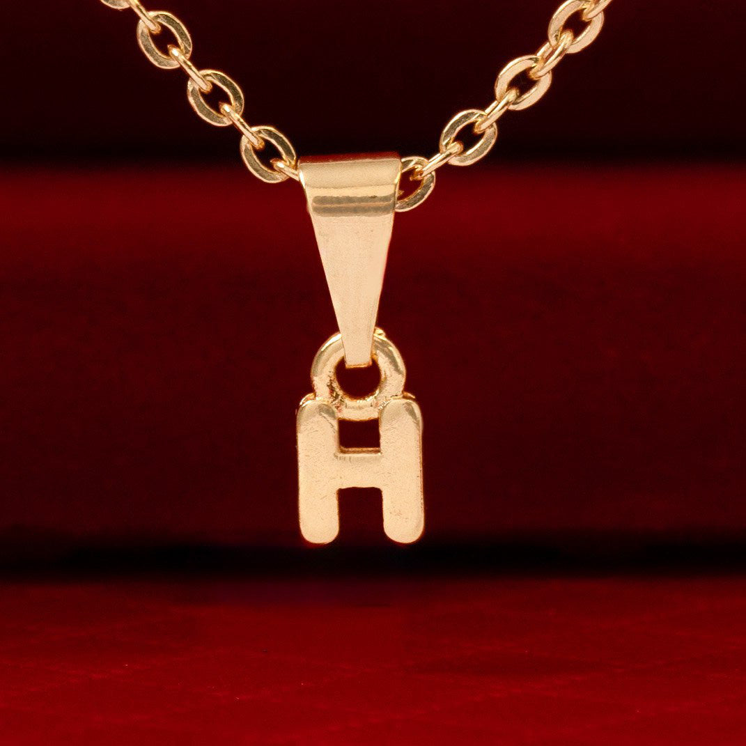 Dije Letras H en Oro Laminado