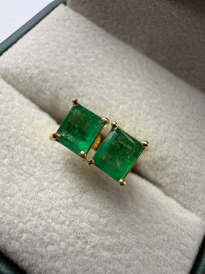 Topos con Esmeralda en Oro de 18K