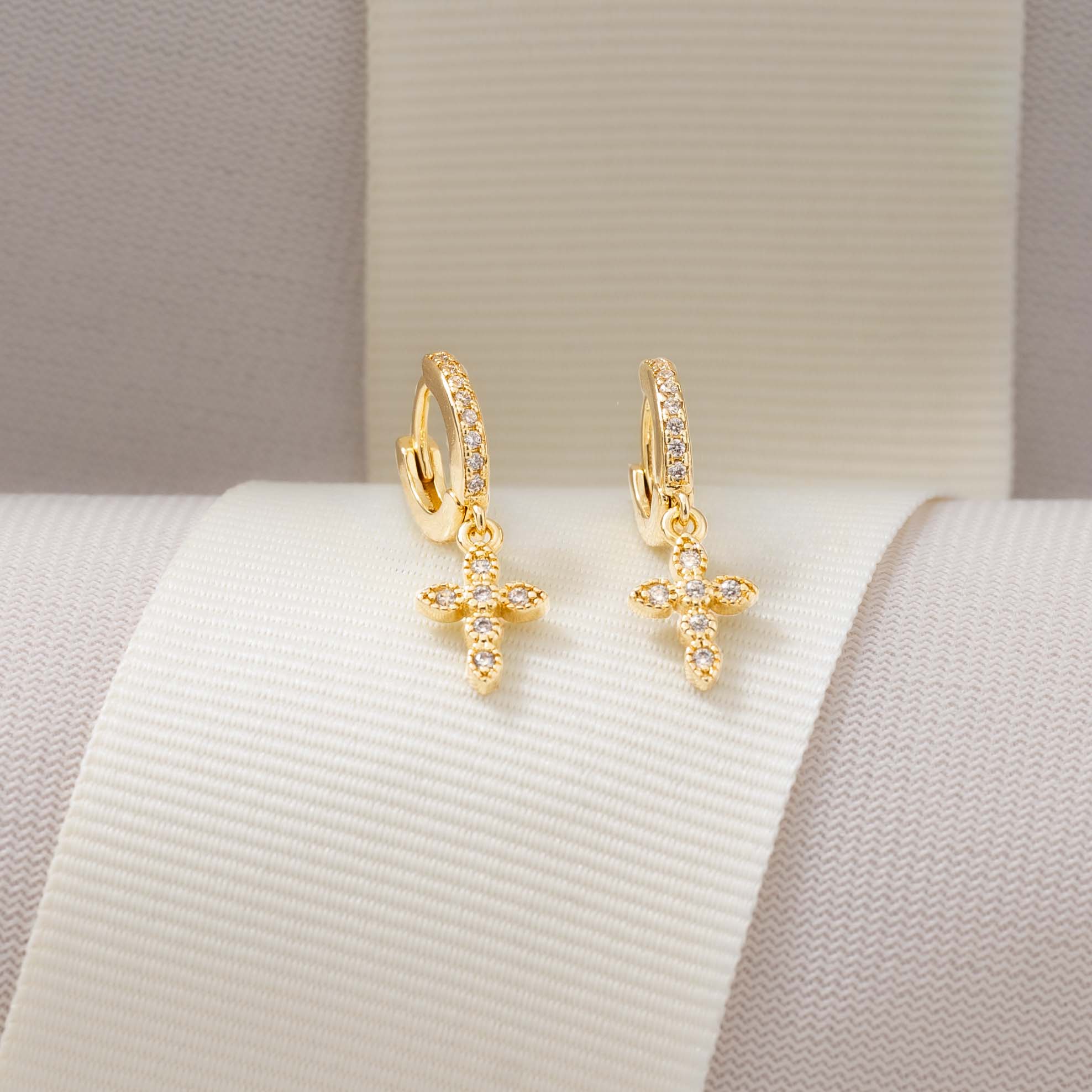 Aretes Crosses Oro Laminado