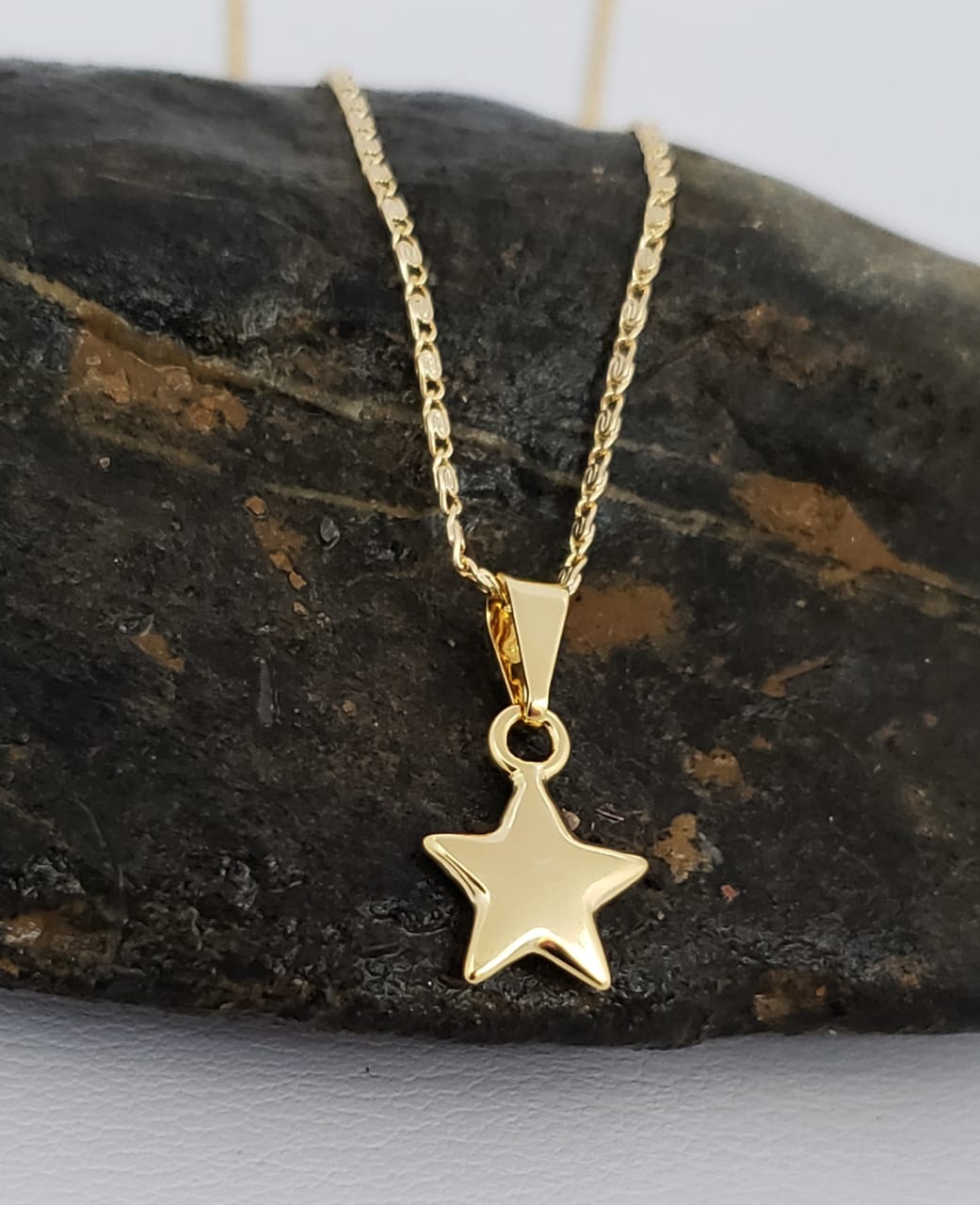 Dije Estrella en Oro Laminado