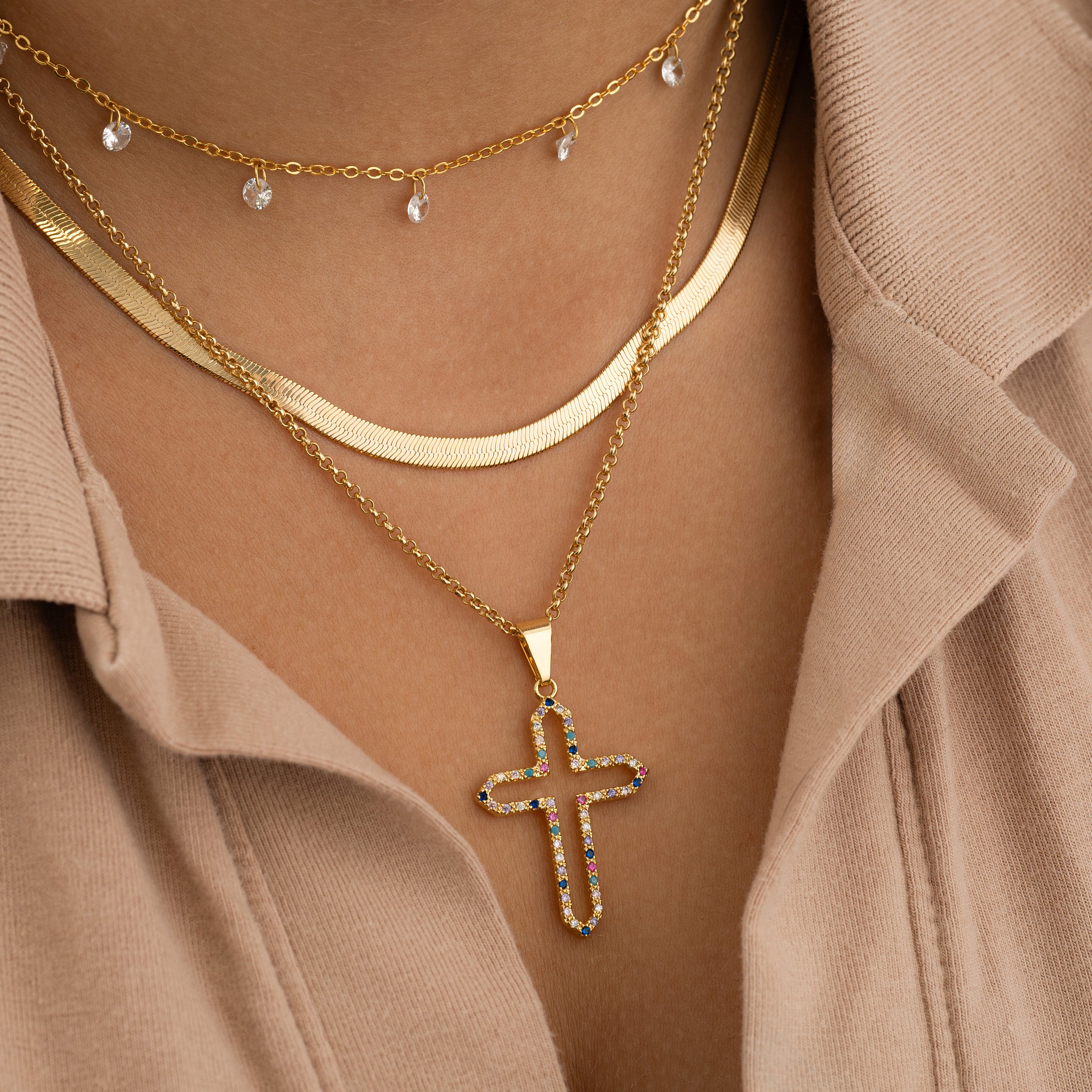 Dije Divine Grace en Oro Laminado