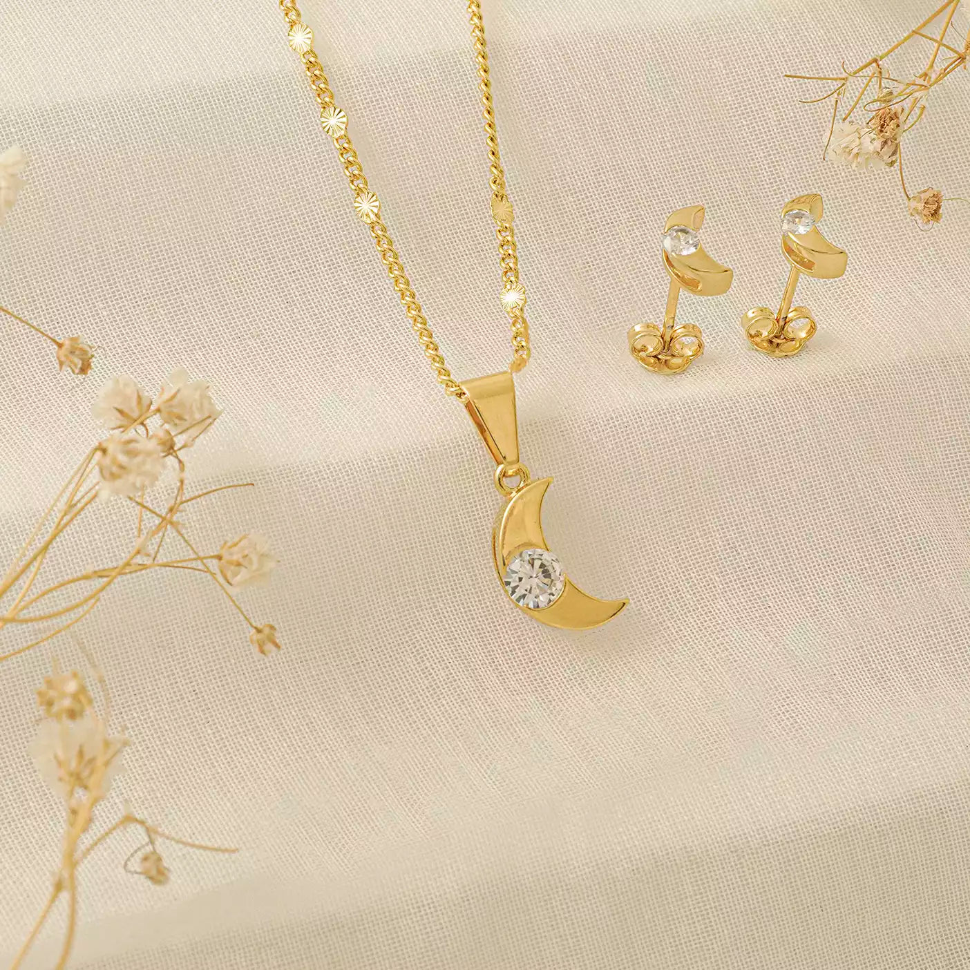 Dije Luna con Circonia Cristal en Oro Laminado
