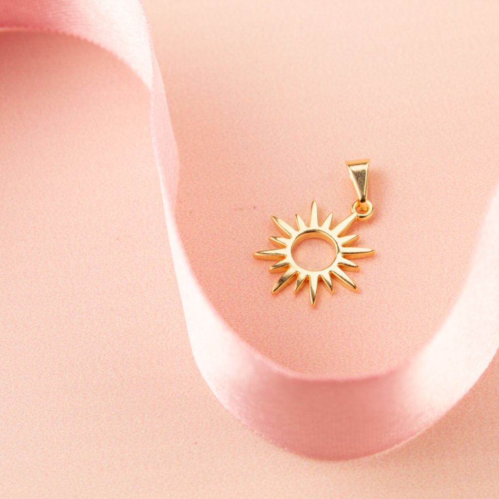 Dije Sol en Oro Laminado