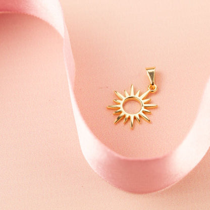 Dije Sol en Oro Laminado