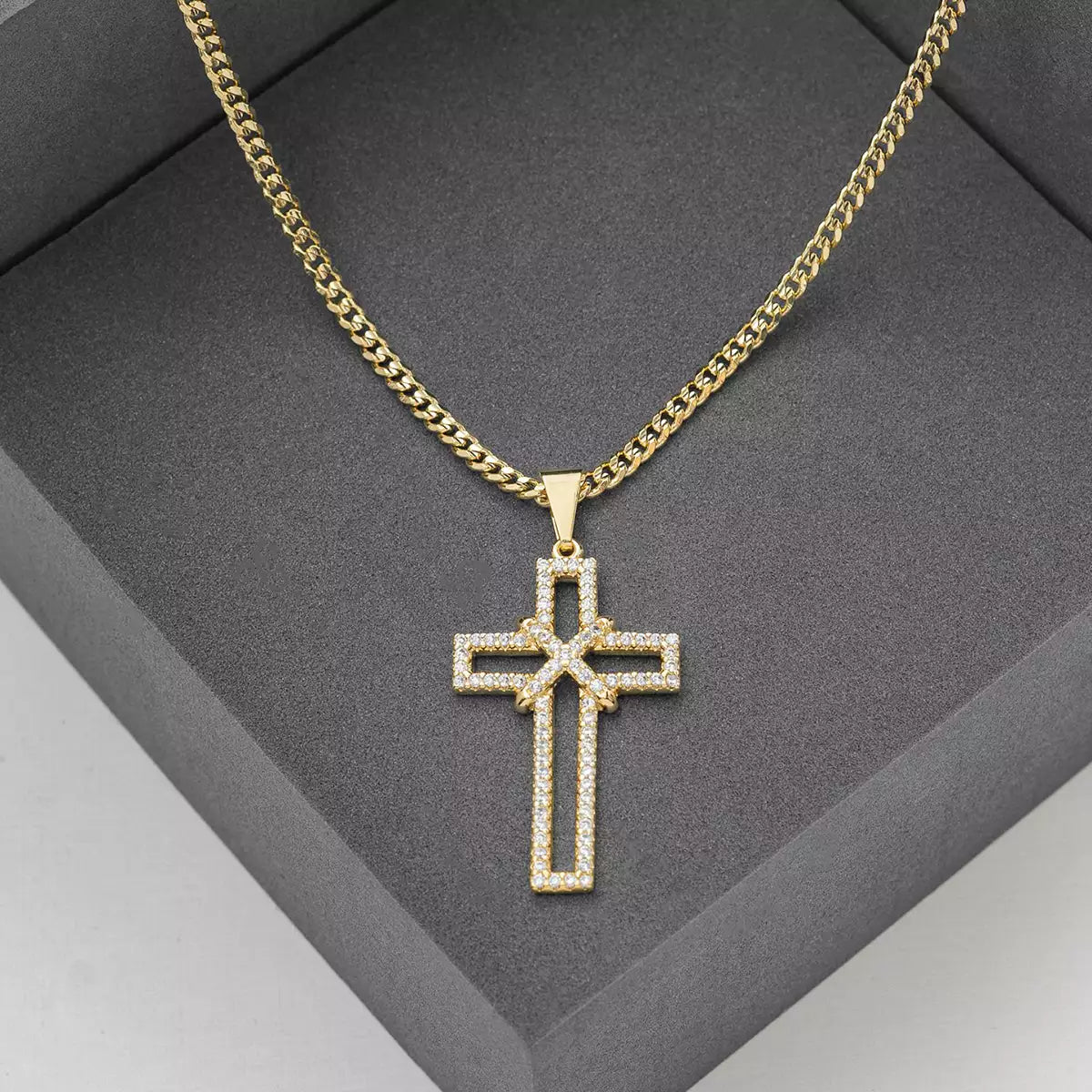 Dije Cruz Silueta con Circonias 3.5 cm en Oro Laminado