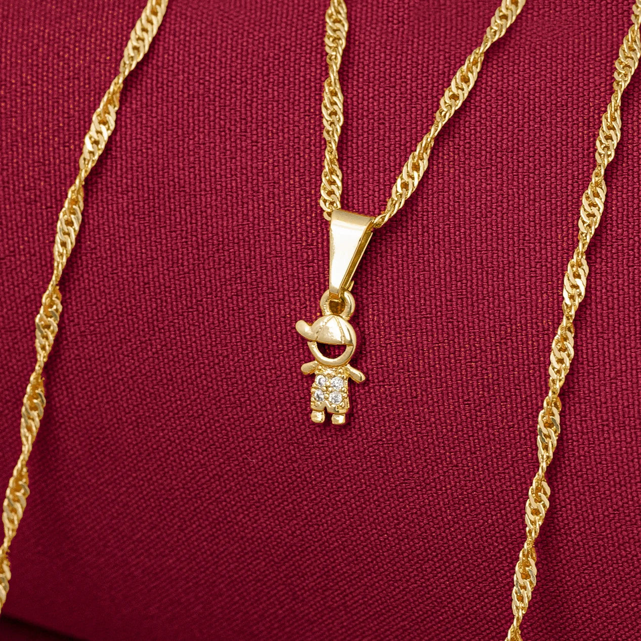Dije Little Boy en Oro Laminado