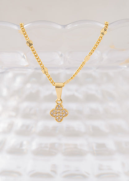 Dije Clover Circonias 7 mm en Oro Laminado