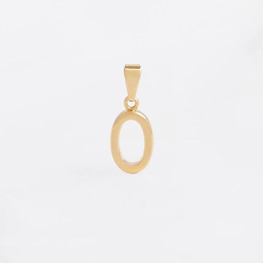 Dije Letras O en Oro Laminado