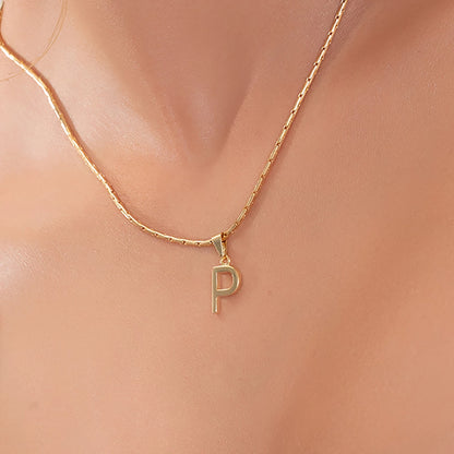 Dije Letras P en Oro Laminado