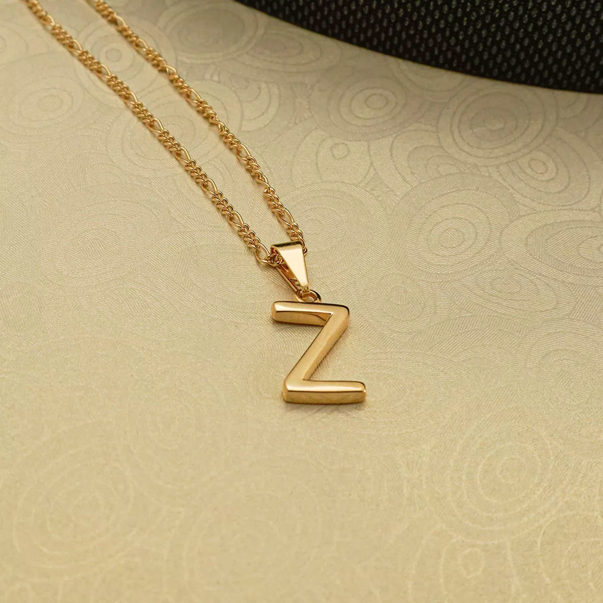 Dije Letras Z en Oro Laminado