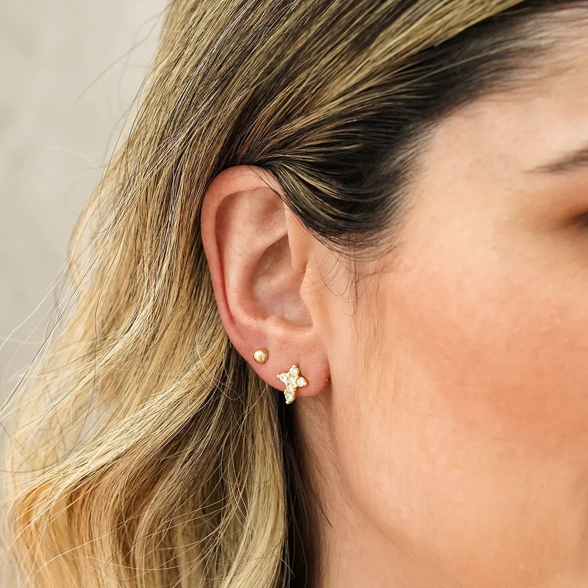 Topos Cruz 6 Circonias Oro Laminado