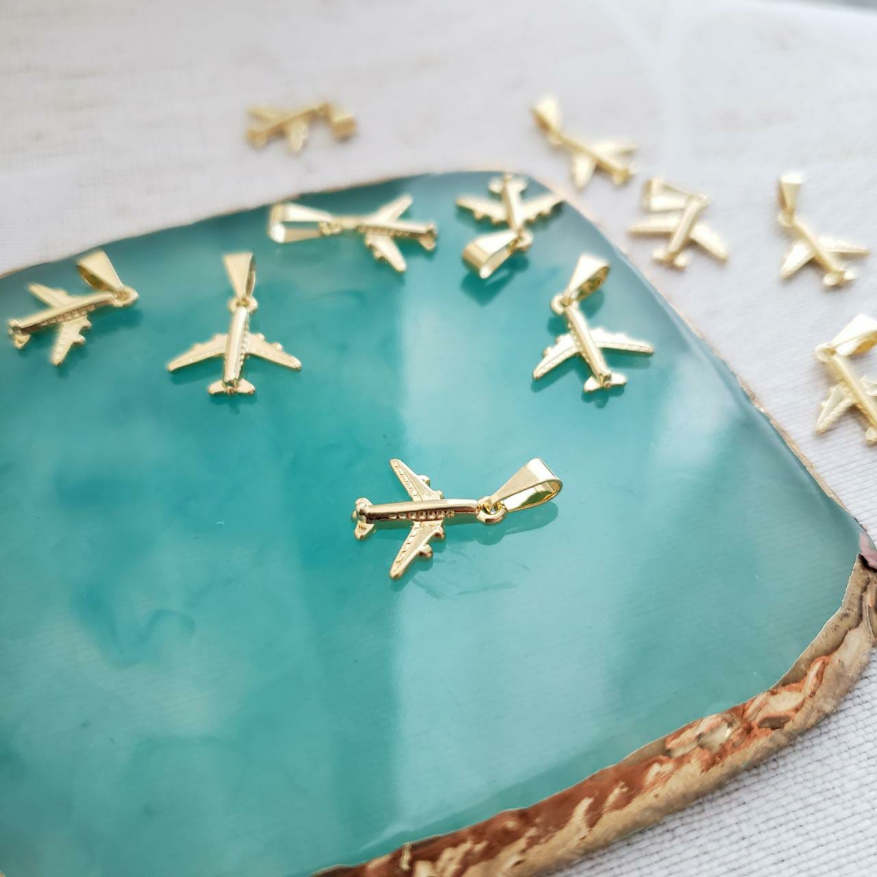 Dije Avión en Oro Laminado