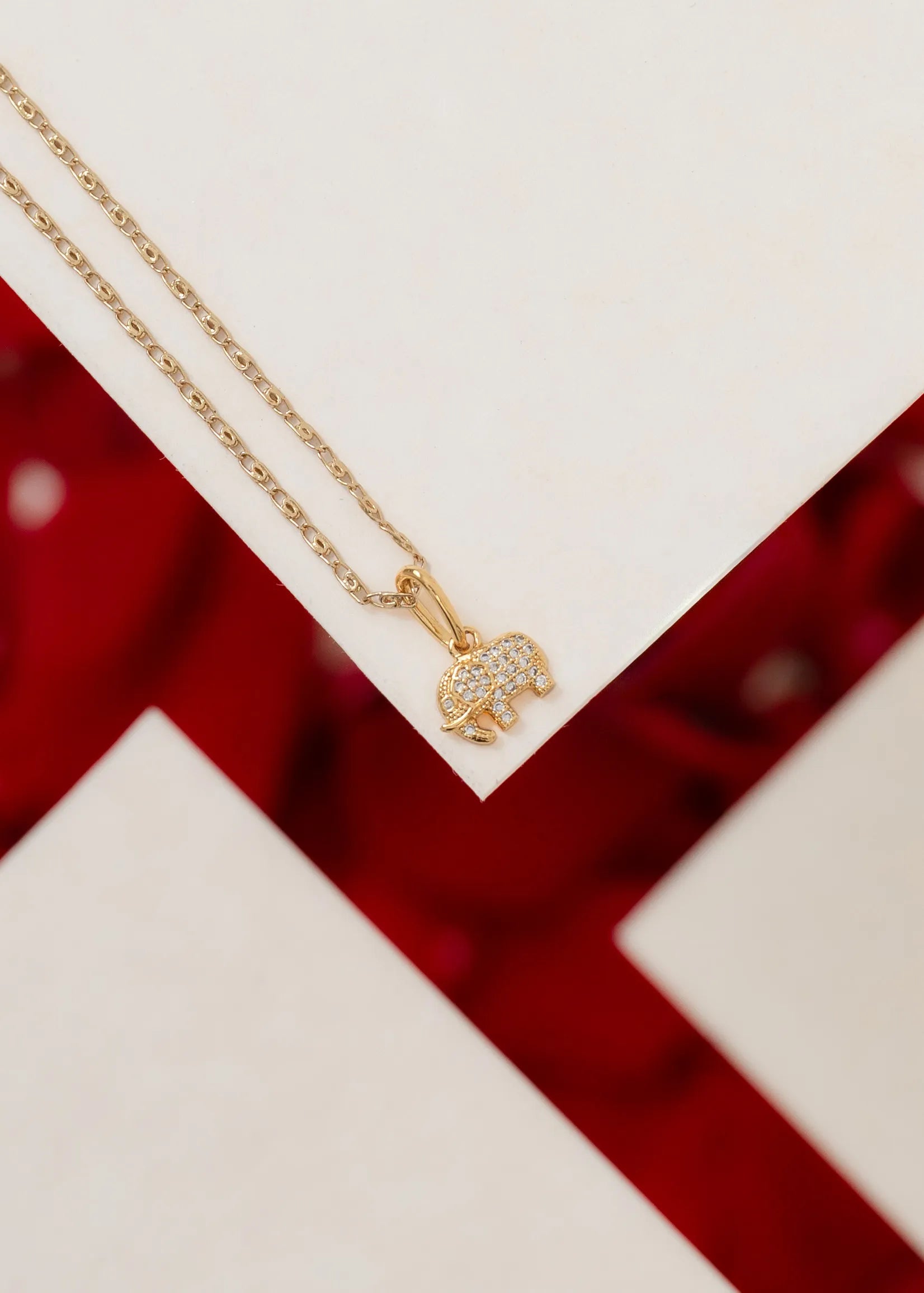 Dije Elevaant en Oro Laminado