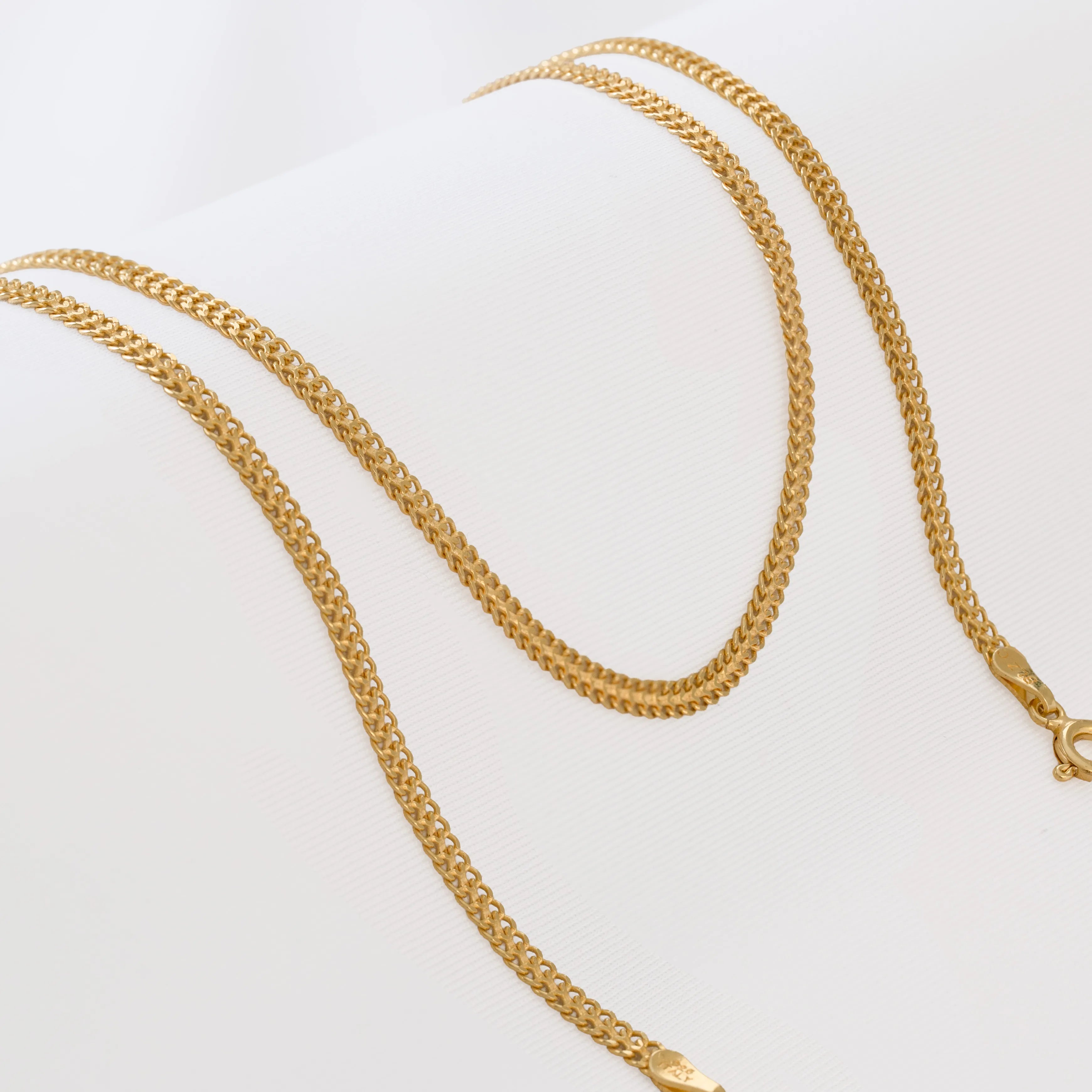 Cadena Arrow IT 2.6 mm – 45 cm en Oro Laminado