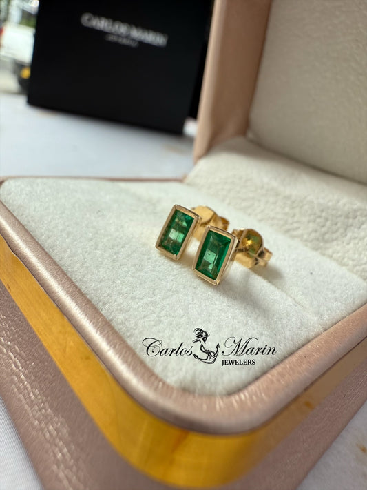 Aretes con Esmeralda en Oro de 18K