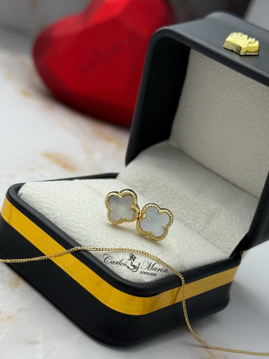 Topos Trébol Nácar Blanco en Oro de 18K