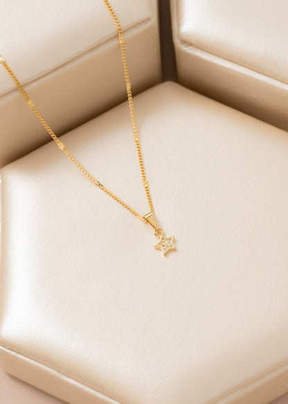Dije Little Star en Oro Laminado