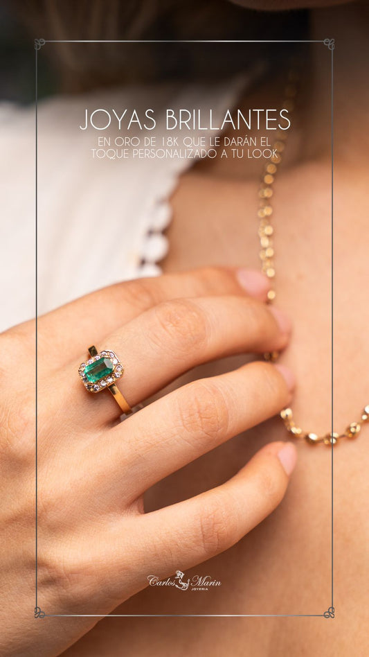 Anillo con Esmeralda Rectangular y Diamantes en Oro 18K – Con Certificado
