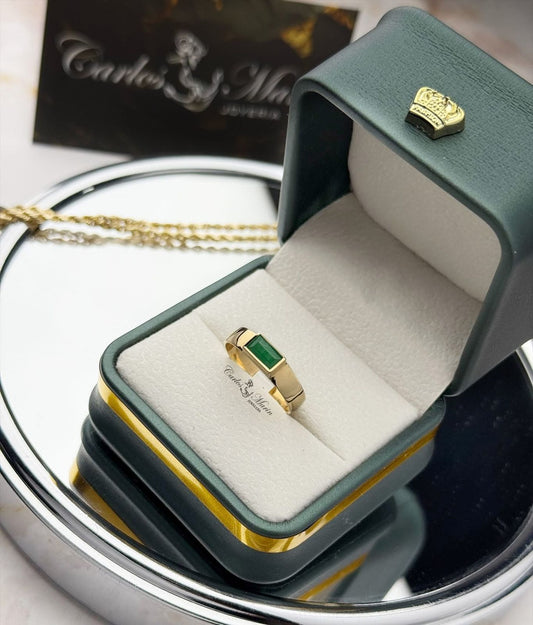Anillo con Esmeralda Horizontal en Oro 18K – Con Certificado