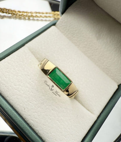Anillo con Esmeralda Horizontal en Oro 18K – Con Certificado