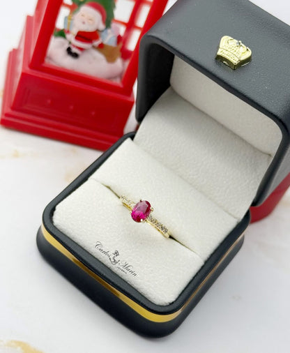 Anillo Solitario con Rubí Sintético y Circones en Oro 18K