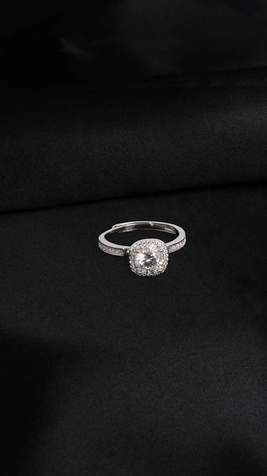 Anillo Halo con Moissanita Cushion Ajustable en Plata