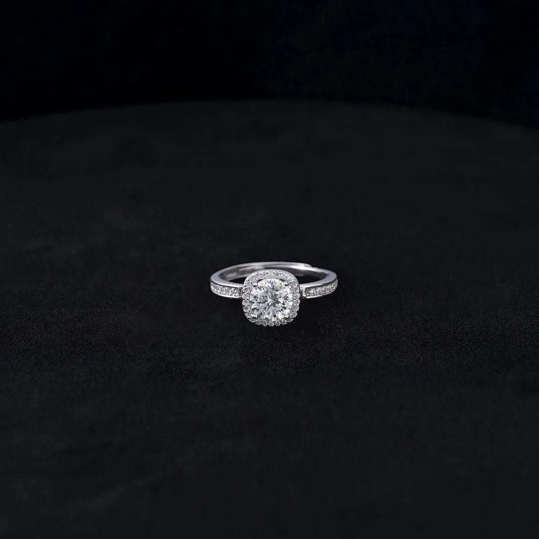 Anillo Halo con Moissanita Cushion Ajustable en Plata