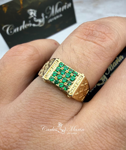 Anillo para Hombre con Circones Verdes en Oro de 18k