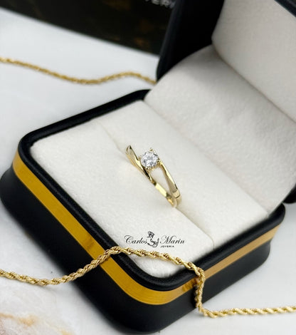 Anillo Solitario Cruzado en Oro 18K