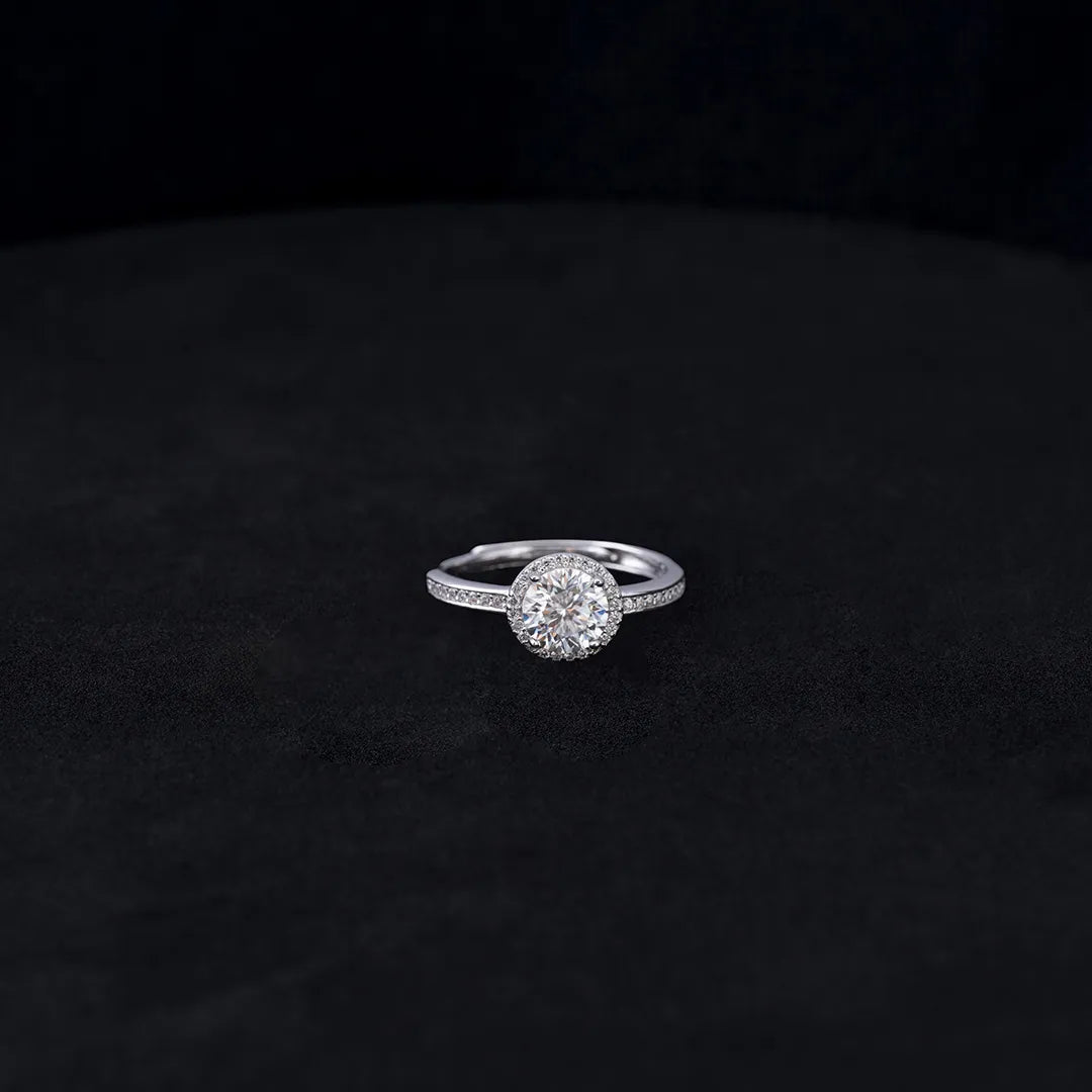 Anillo Halo con Moissanita Round Ajustable en Plata