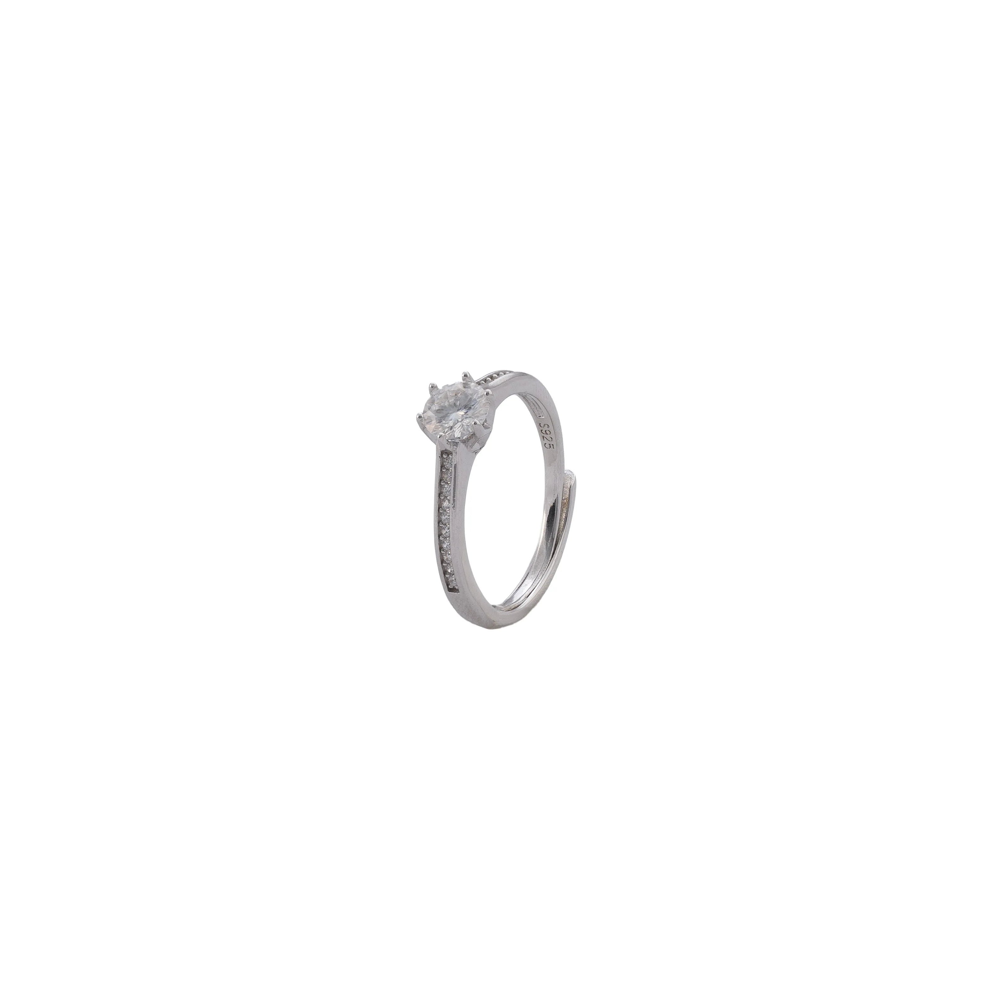 Anillo Soft Glow con moissanita en plata elegante