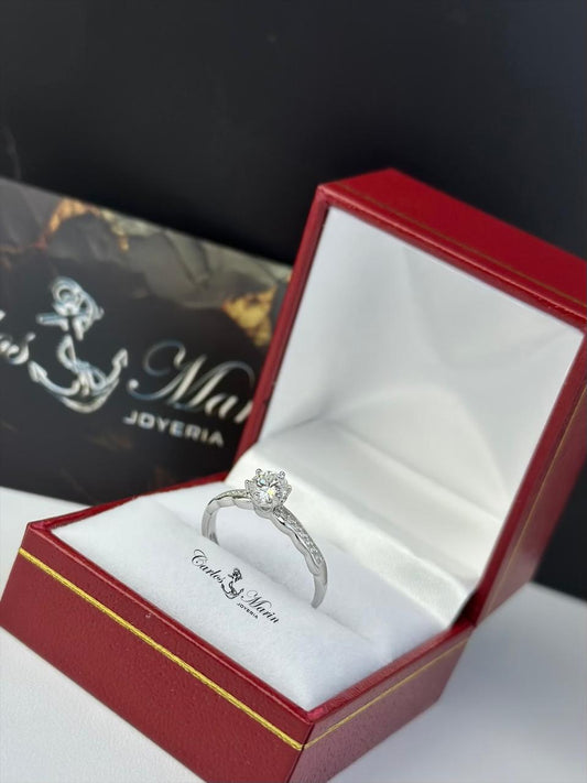 Anillo Claraty Luxe con moissanita en plata elegante