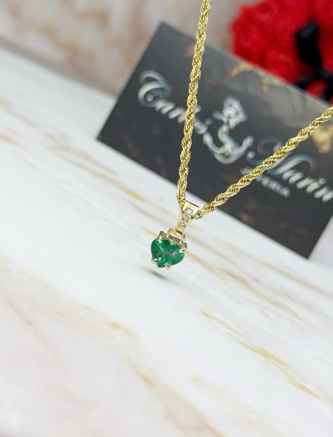 Dije de corazón oro 18k con diamantes