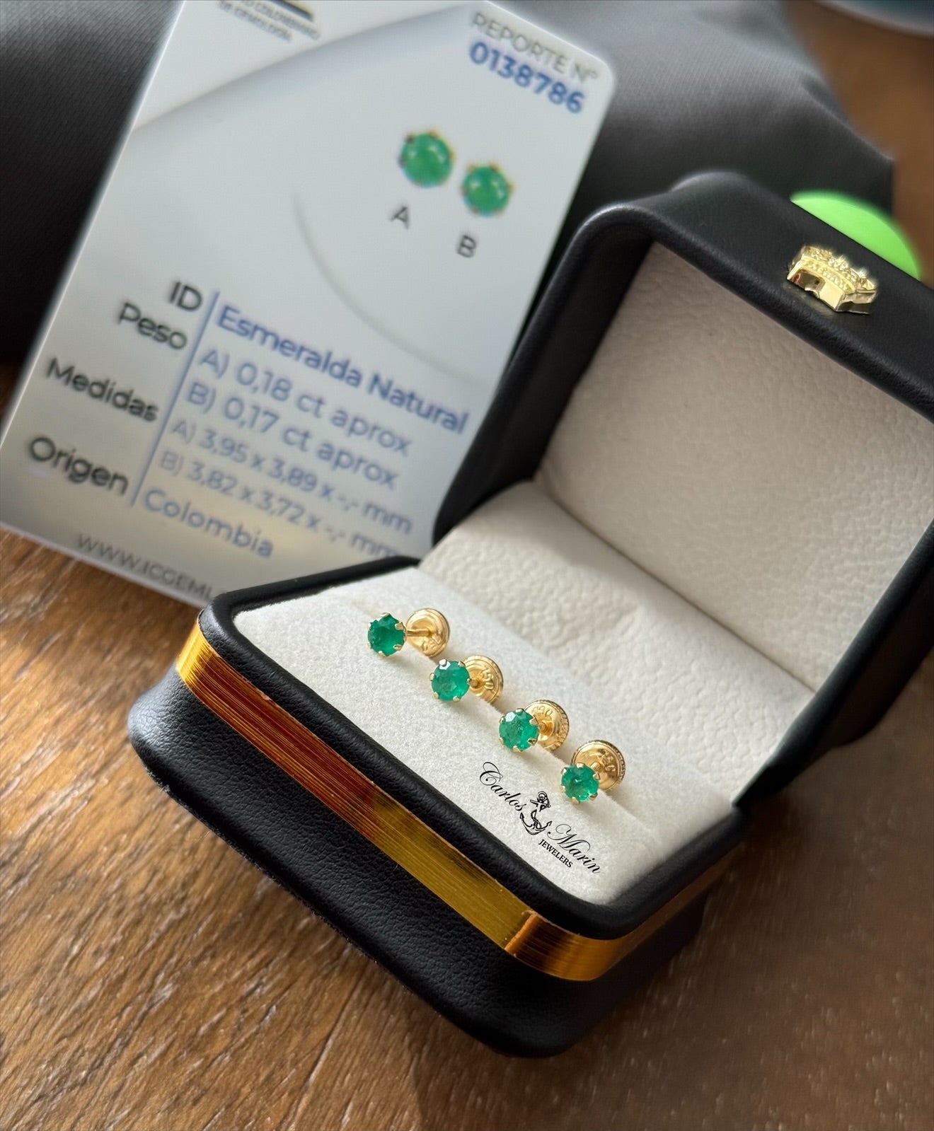 Topos en Oro de 18K con Esmeraldas Redondas