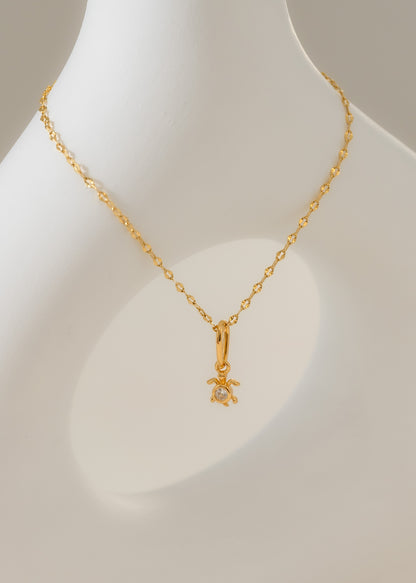 Dije Little Turtle en Oro Laminado