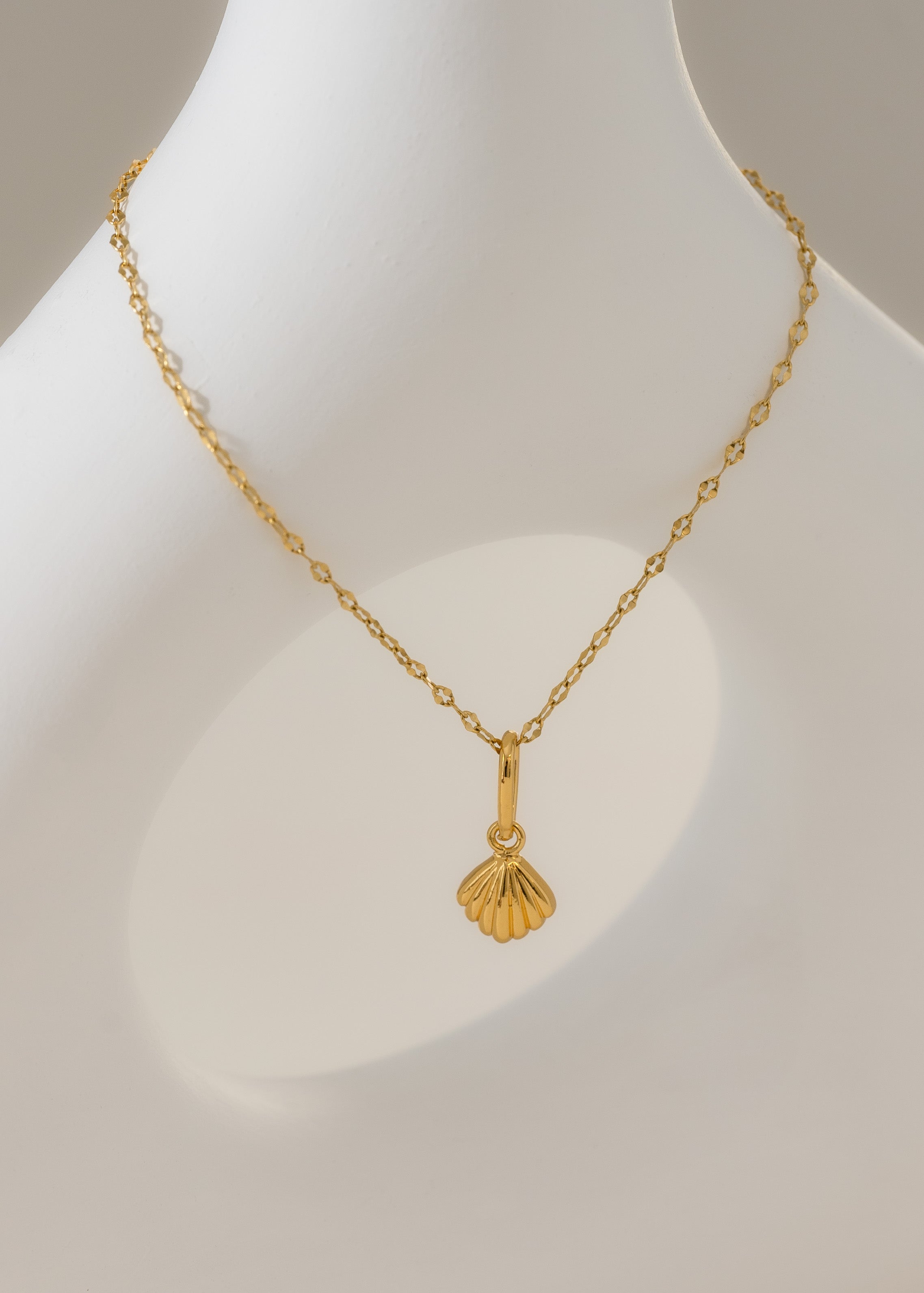 Dije Nerida en Oro Laminado