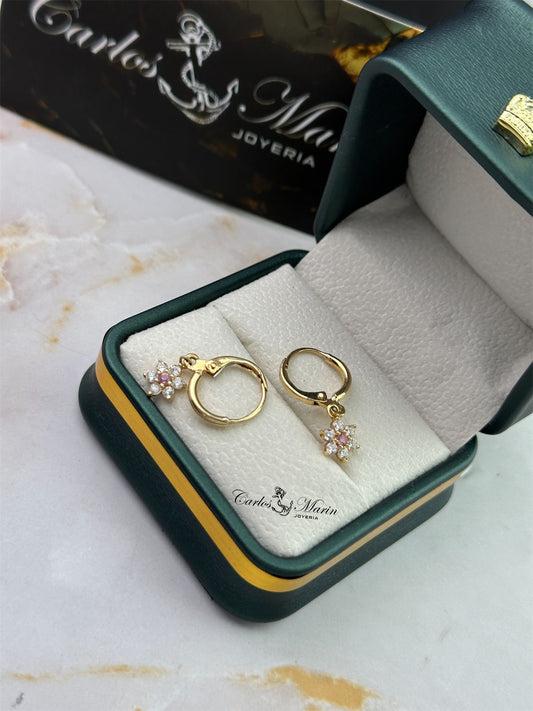 Candongas con Flor y Circones Bicolor en Oro 18K