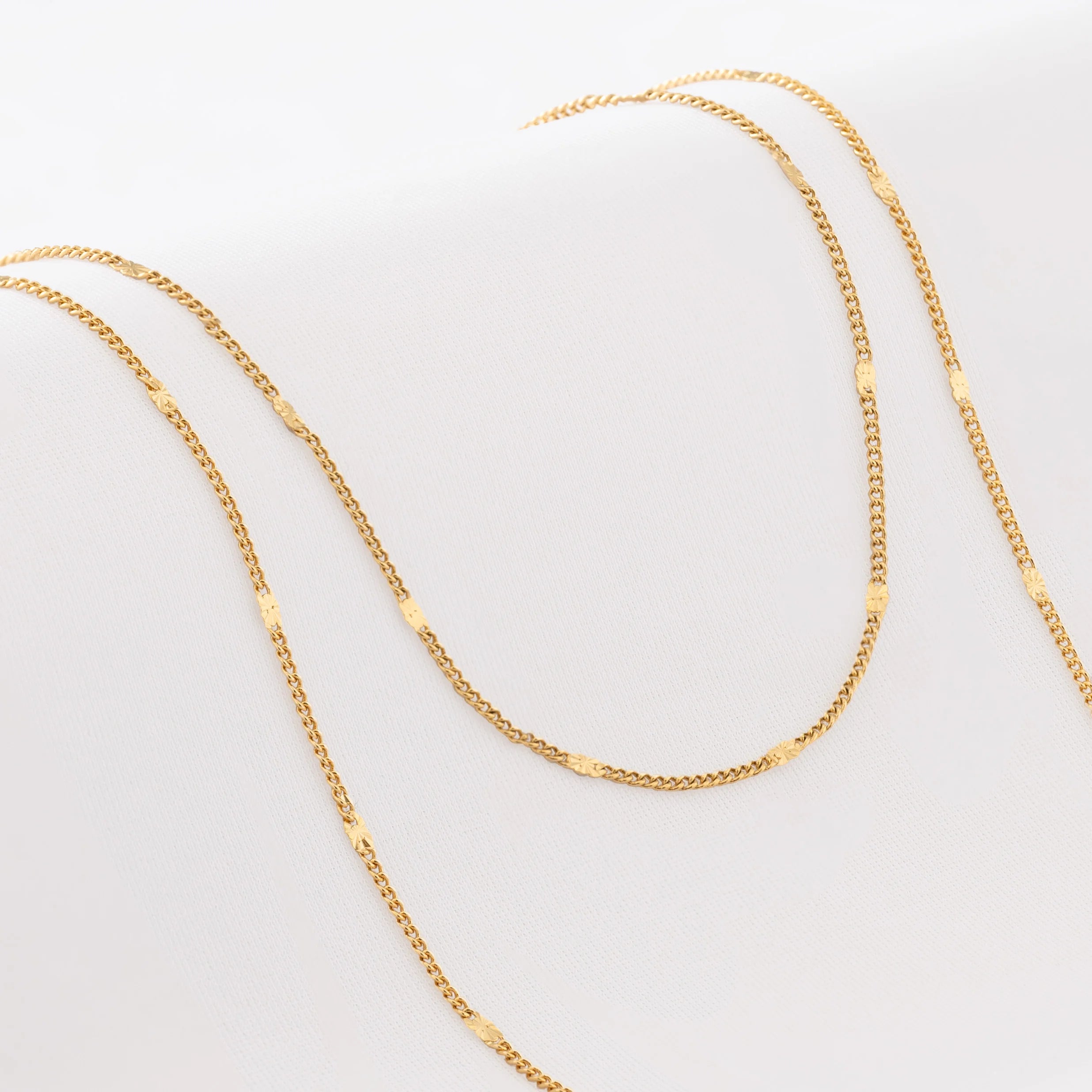 Cadena Cubana con Destellos – 60 cm Oro Laminado