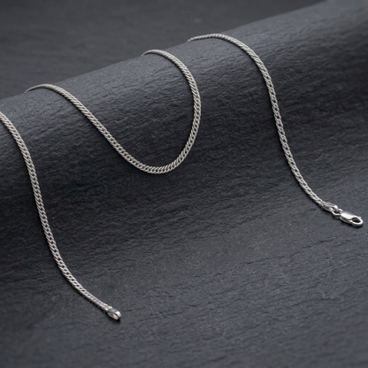 Cadena Cubana Cruzada 2,4 mm 45 cm en Plata