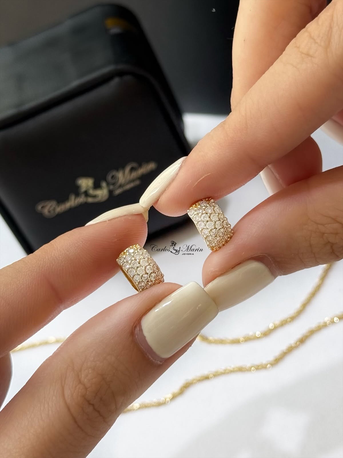 Candongas con Circones en Oro 18K