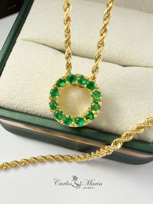 Dije Circular con 12 Esmeraldas en Oro 18K – Con Certificado