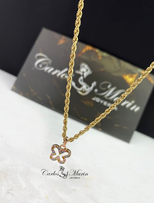 Dije Mariposa con Circones en Oro Rosado 18K