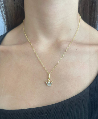 Dije Corona Zion en Oro Laminado