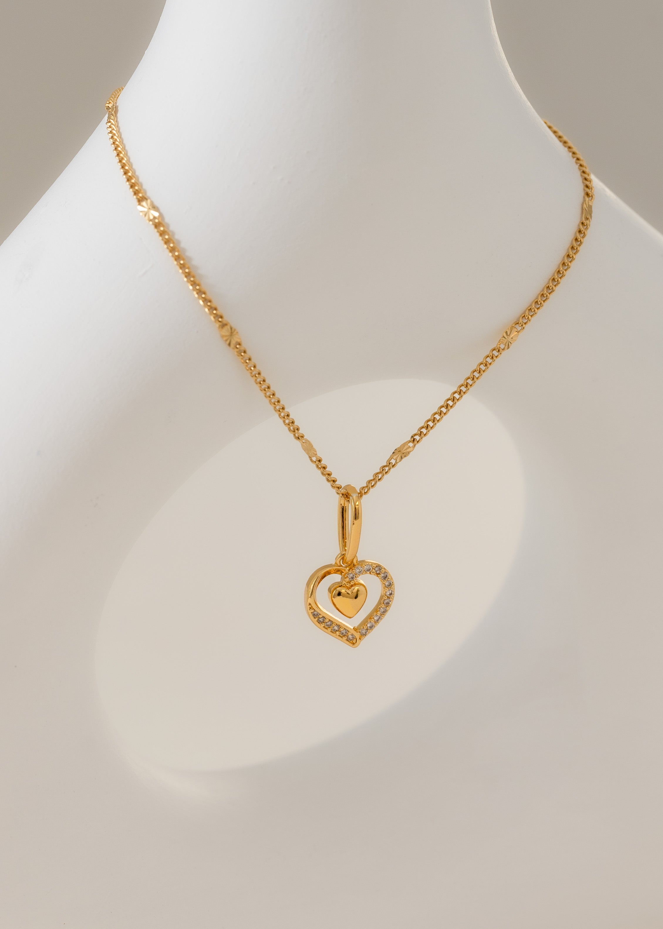 Dije Double Heart en Oro Laminado