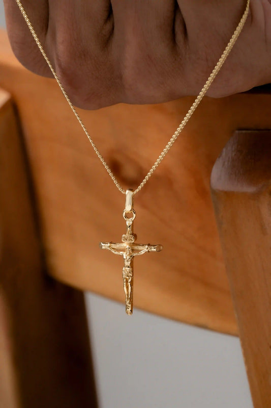 Dije INRI Redentor en Oro Laminado